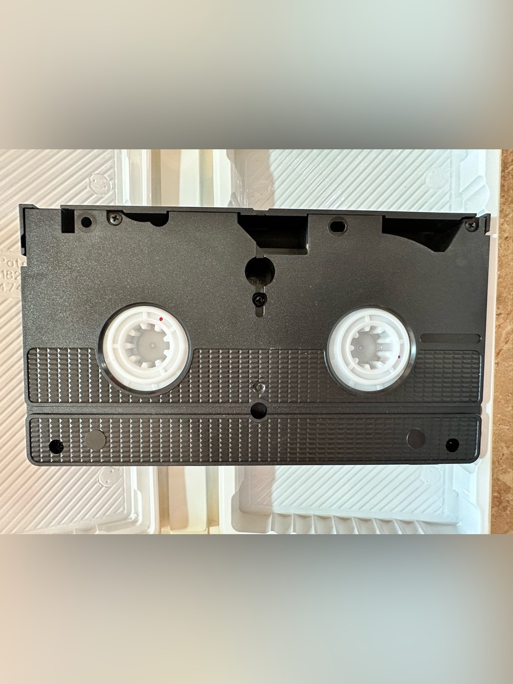 Disney Darby O'Gill and the Little People VHS Tape and Clamshell - Picture 6 of 6